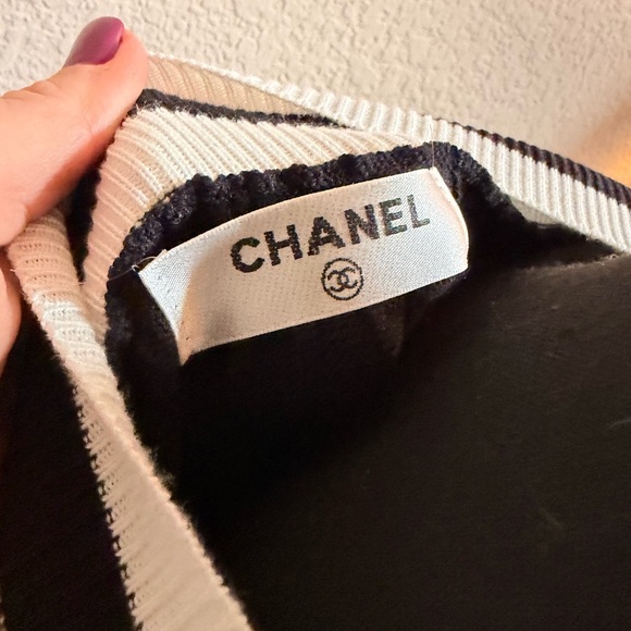 Black V-Neck Ribbed Sweater with White Trim and Logo Accents - Picture 2 of 6